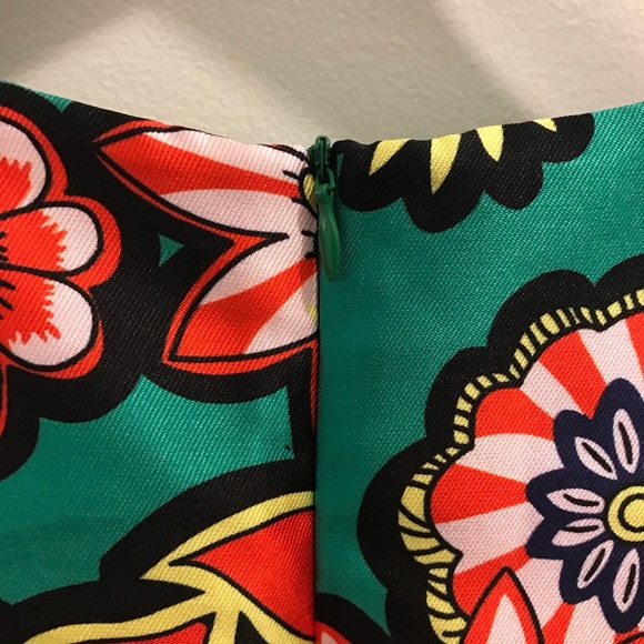 Queen Mulock Floral Shift Dress Small green red yellow pink black ModCloth retro - Picture 4 of 8